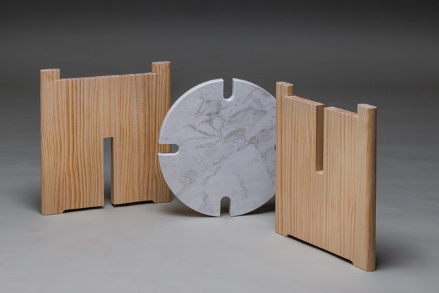 Marmortisch Sella mit individueller Maserung, mediterrane Naturmaterialien – Möbeldesign von Christoph Steiger Studio"