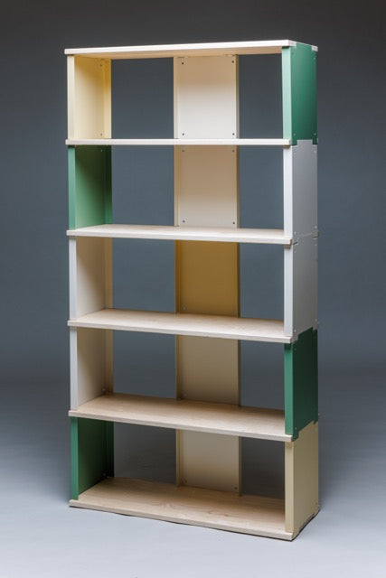 Modulares Regalsystem aus Eiche oder Esche & farbigem Stahl – Christoph Steiger Möbeldesign.