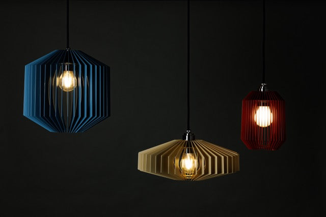 Offene Lamellenleuchte mit stimmungsvollem Licht für Wohnzimmer & Küche von Christoph Steiger Studio